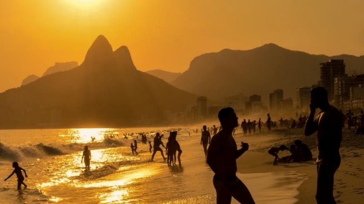 Rio de Janeiro, praia de Ipanema, pôr do sol